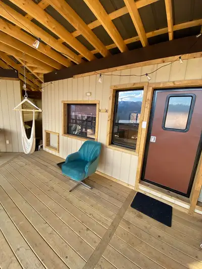 Tiny House (RV) Cozy space with all utilities included Immediate availability Off-grid component is...