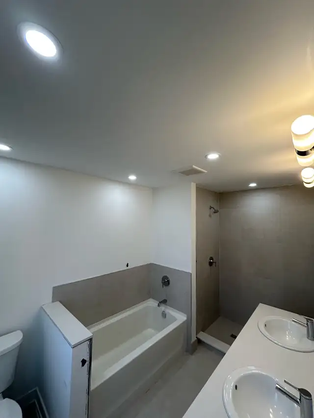 Electrician Looking for Side Work410344385371842564