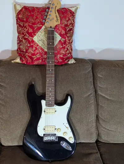 Electric Guitar Vintage 2005 Squier Stratocaster Standard Series, View more