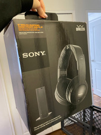 CASH ONLY. Sony Over Ear Wireless Headphones (LIKE NEW)