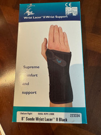Long wrist and thumb support brace 