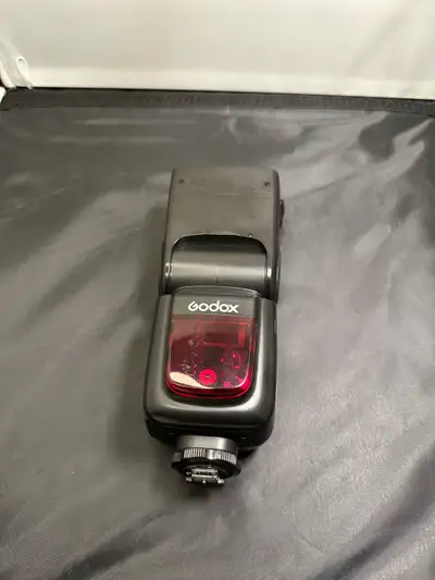 Godox V860IIS TTL Flash for Sony – Good Condition, View more