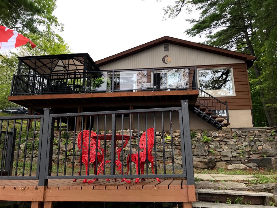 Crosby Lake westport ontario 4 season cottage Houses for Sale