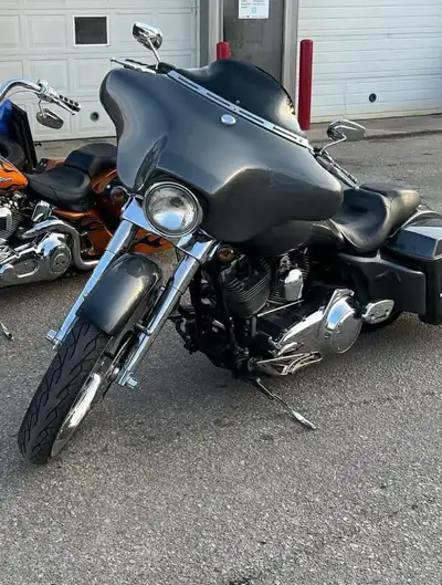 Custom 2008 Harley Davidson street glide Upgraded to 103 Built by misfit baggers 26 inch front wheel...