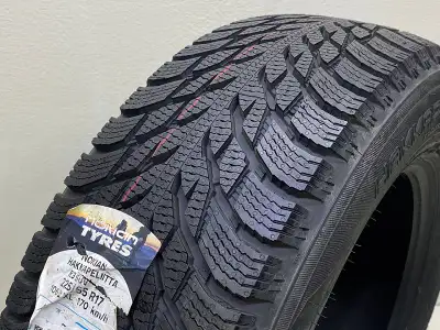 4 pneus Nokian Hakkapeliitta R3 SUV 225/65/R17 excellente condition !!! A venir chercher sur place A...