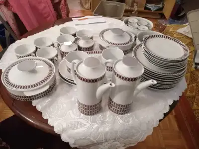 Set de vaisselle, View more