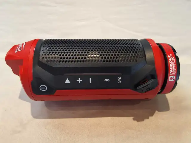 Milwaukee 2955-20 M12 Packout Bluetooth Jobsite Work Speaker  in Power Tools in City of Toronto - Image 4