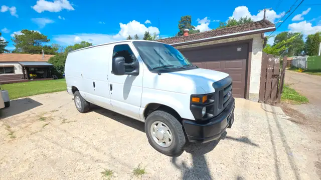 2014 Ford E250 Cargo Van - Mint63010222780931122