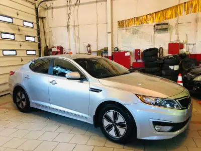 Condition Impeccable 2012 KIA Optima Hybride Qui Roule Parfait avec Seulement 81,289 KM’s Certifié,...
