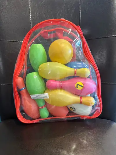 Get ready to roll with this ToysRus bowling set! This set comes complete with colourful pins and a b...