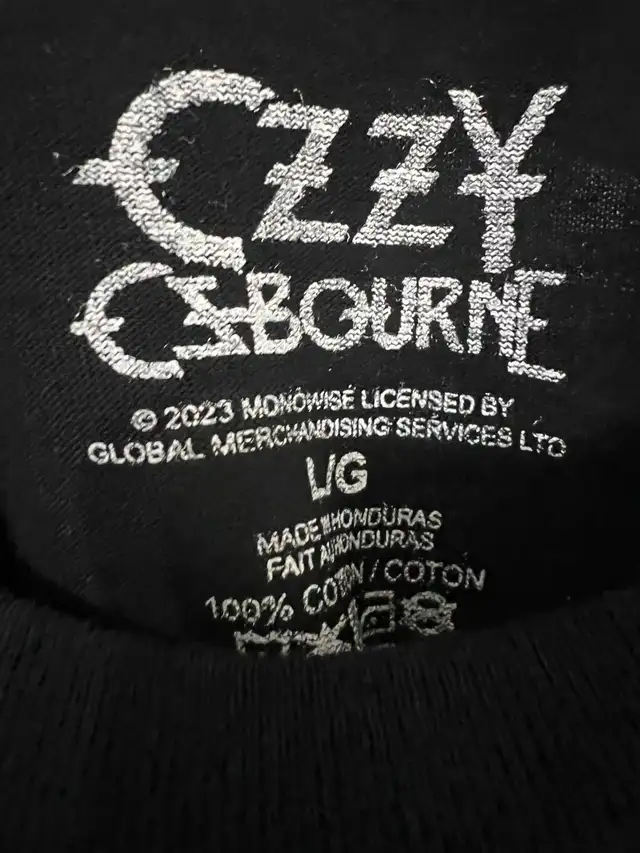 Ozzy Osbourne Bats T Shirt Size Large in Other in Gatineau - Image 4