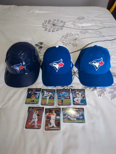 3 x Toronto Blue Jays Hats in like new condition+ 7 trading cards $20 Pick up Plattsville