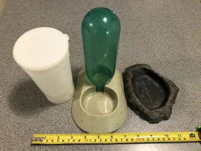 Reptile feeding and water set, View more