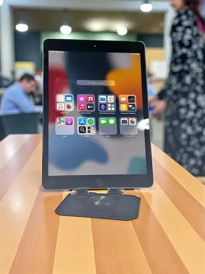 ▶︎128G ▶︎Retina display ▶︎10.2-inch (diagonal) LED-backlit ▶︎Supports Apple Pencil (2st generation)...