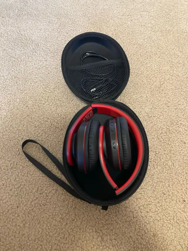 Zhino wireless and wired headphones in Headphones in Bedford - Image 3