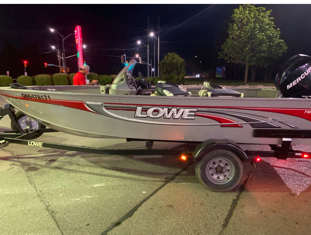 Lowe Boat in Powerboats & Motorboats in Sarnia - Image 2