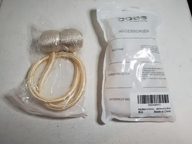 Anskp Magnetic Pearl Ball Curtain Tieback beige 2 pcs brand new in Arts & Collectibles in West Island - Image 3