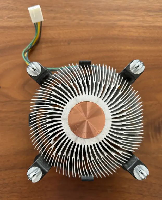 Stock Intel LGA 1156/1155/1151/1150 Refroidisseur de CPU Cooler in System Components in City of Montréal - Image 3
