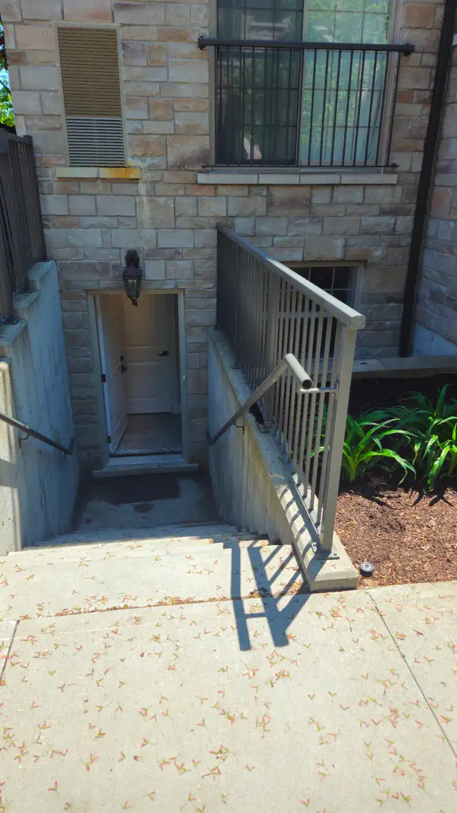 Modern 1 Bedroom Condo + Parking | Union St Waterloo in Long Term Rentals in Kitchener / Waterloo - Image 11