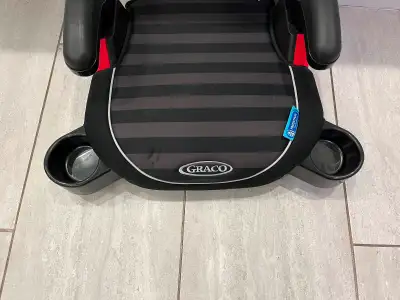 Like new/barely used Graco booster seat. Manufacture date May, 2022. Free delivery around Ottawa/Gat...
