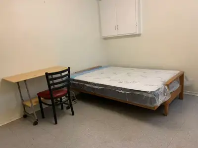 A clean and comfortable basement room is available for rent in a quiet Scarborough home near McCowan...
