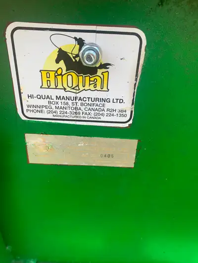 calf tipping table , interchangeable for right or left side branding , very good condition