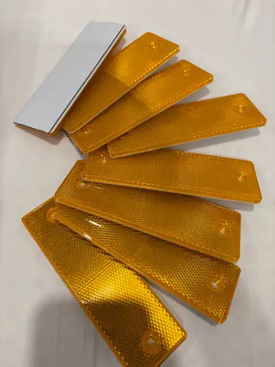 These brand new amber rectangular reflectors are perfect for enhancing visibility on your trailer, g...
