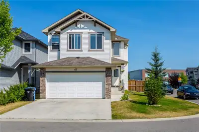 2-STOREY, 3 BED, 3.5 BATH, BONUS ROOM, ATTACHED GARAGE & DEVEOPED BASEMENT IN CRANSTON SE AVAILABLE...