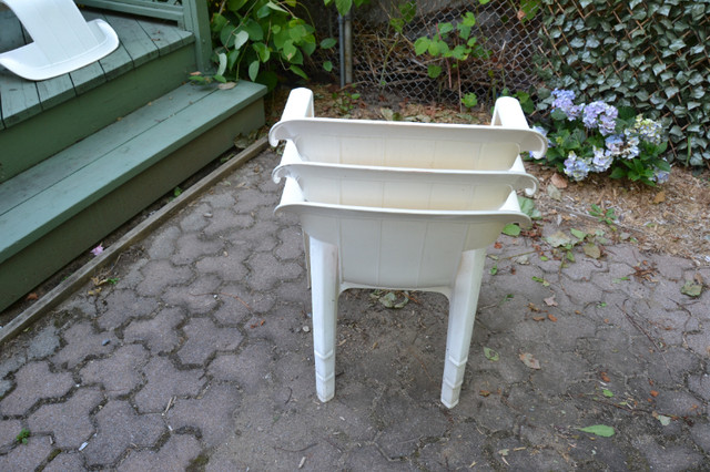 Fauteuil de jardin blanc en résine dans Mobilier pour terrasse et jardin  à Ville de Québec - Image 4