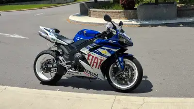 Valentino Rossi Limited Edition #083/380 Sounds awesome and runs like new. Never raced or dropped GY...