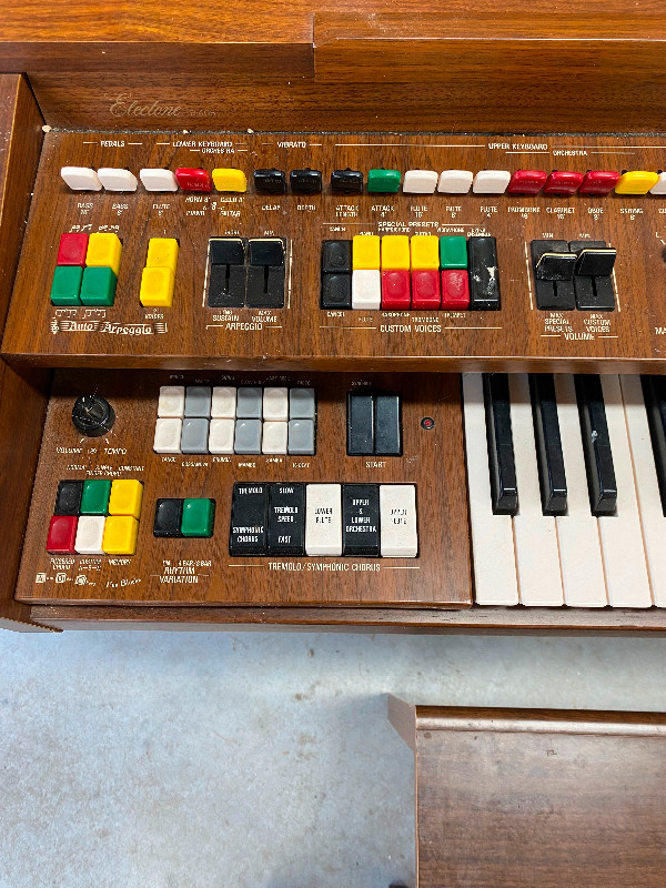 Yamaha Electone B405 in Pianos & Keyboards in Ottawa - Image 3