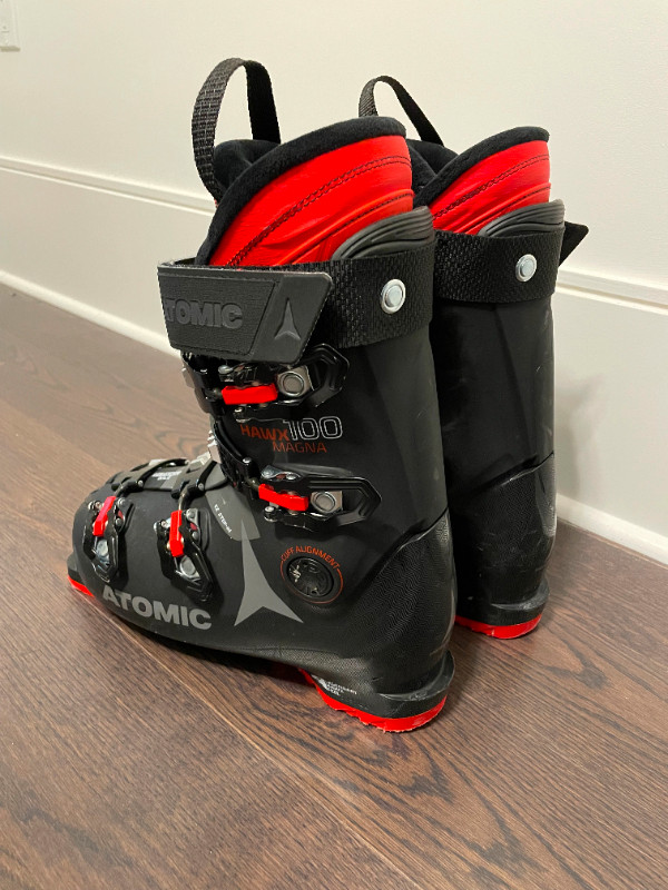 Atomic Hawx Magna 100 Ski Boots- 26/26.5 in Ski in City of Toronto