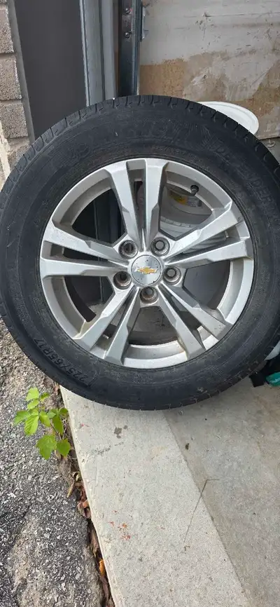 4 Michelin tires on Alloy Chevrolet rims. 225/65/R17 Plenty of tread left for multiple seasons. Tire...