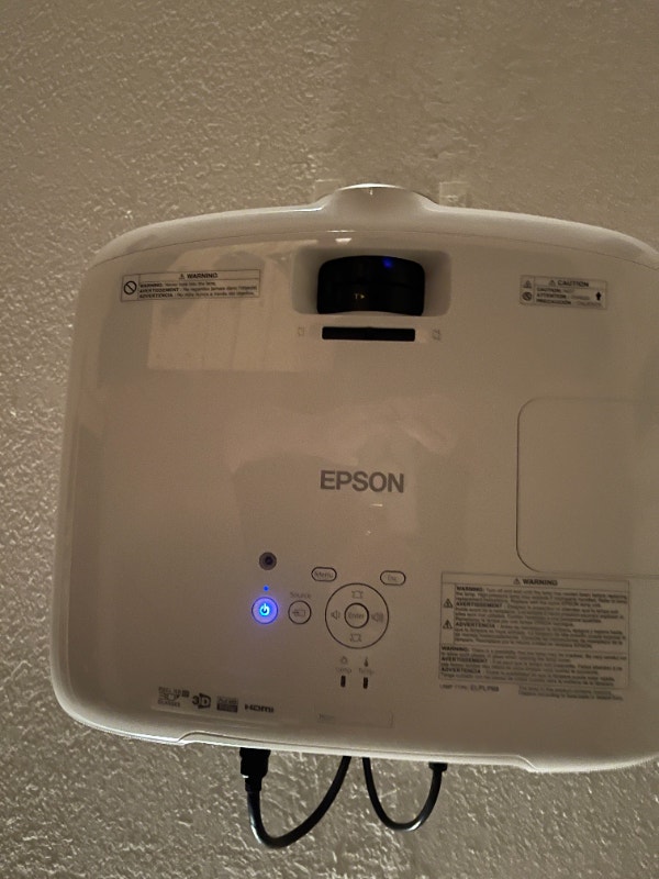 Projector and screen Video & TV Accessories Calgary Kijiji