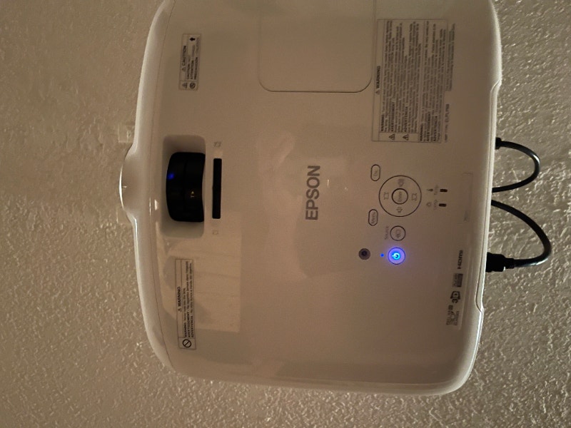 Projector and screen Video & TV Accessories Calgary Kijiji