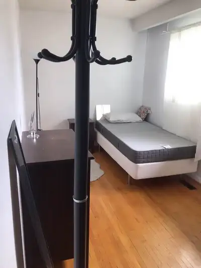 **** Upper Floor -- Only one person in each room - 5 minutes walk to Finch-Yonge subway entrance ***...