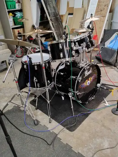 5 piece of pearl drums , View more