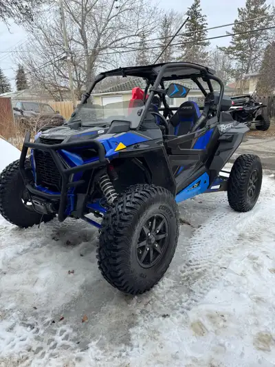 2019 Turbo S rzr ultimate with smart shocks. 1350 miles on it. Touch screen, factory Polaris stereo...