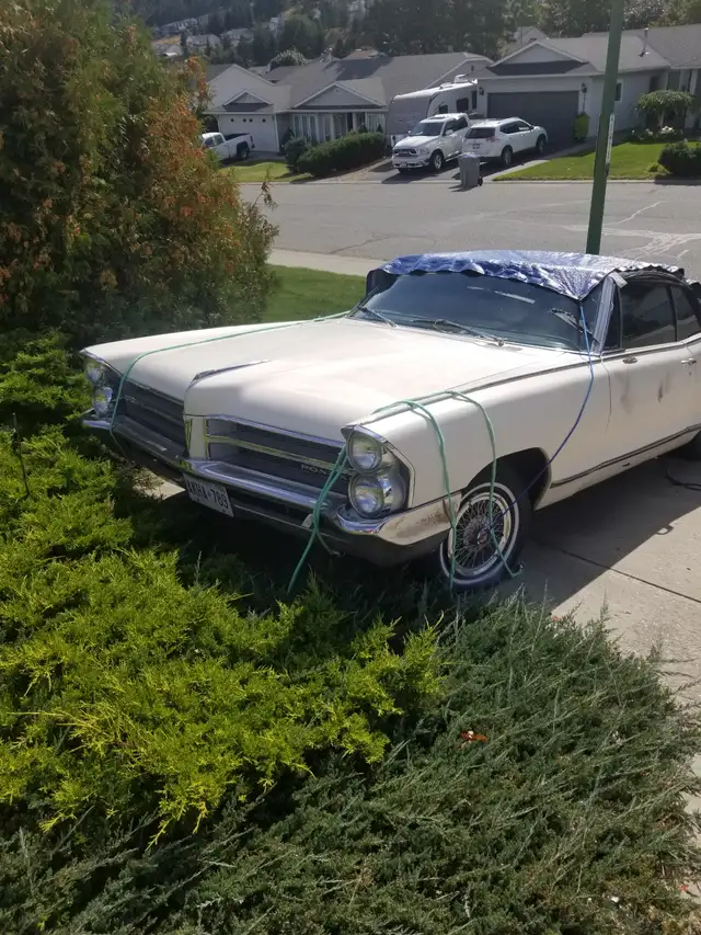 65 Pontiac Parisienne Convertible in Classic Cars in Kamloops - Image 2