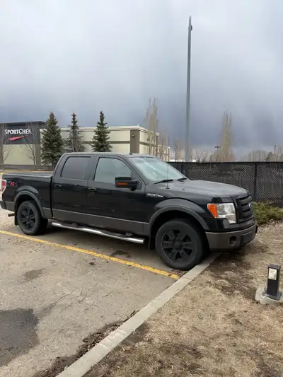 Supercab ,solid truck with off road fx4 pkg,new 20" winter tires,5.4l V8,bluetooth ,backup sensor,he...