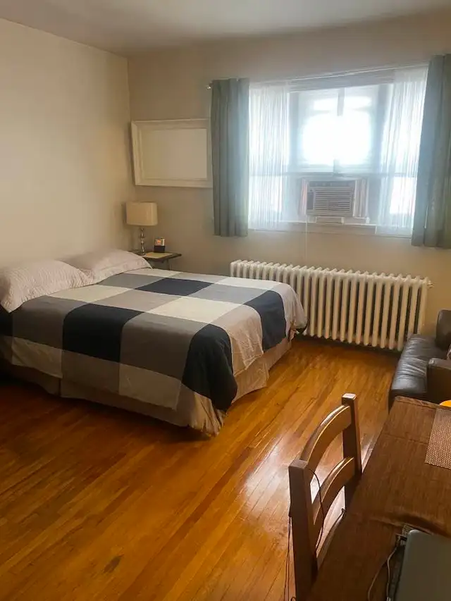 Sublet Bachelor Apartment $800/month Nov 1 , 2026 - Mar 31, 2027