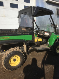 john deere gator 825i,   par téléphone seulement,