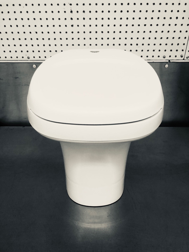Toilette Aqua magic IV thetford de roulotte | Other | La Ronge | Kijiji