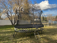 Springfree trampoline 