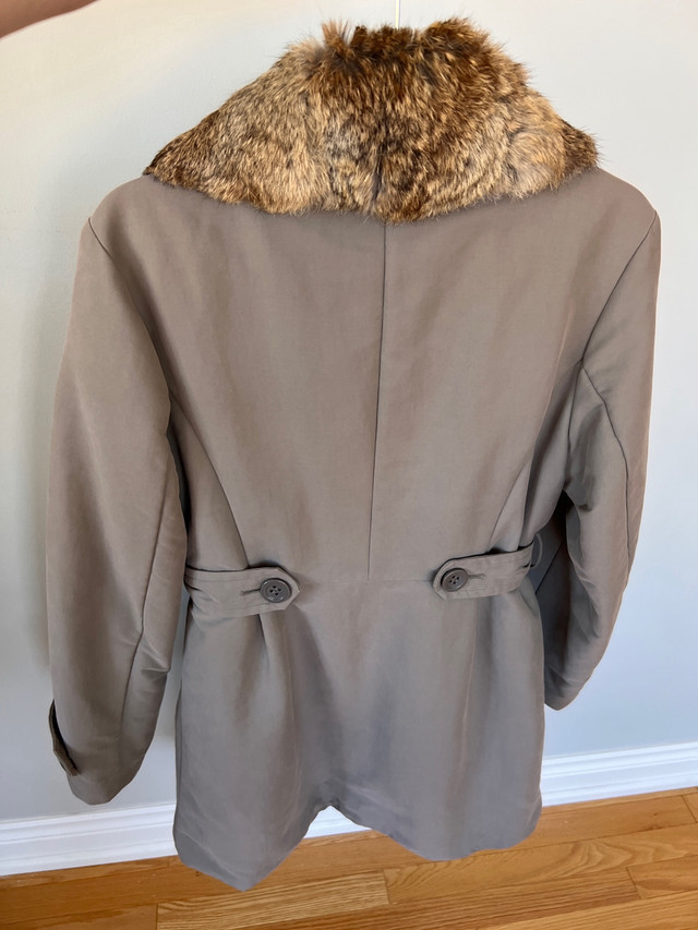 Max Mara coat in Women's - Tops & Outerwear in Mississauga / Peel Region - Image 4
