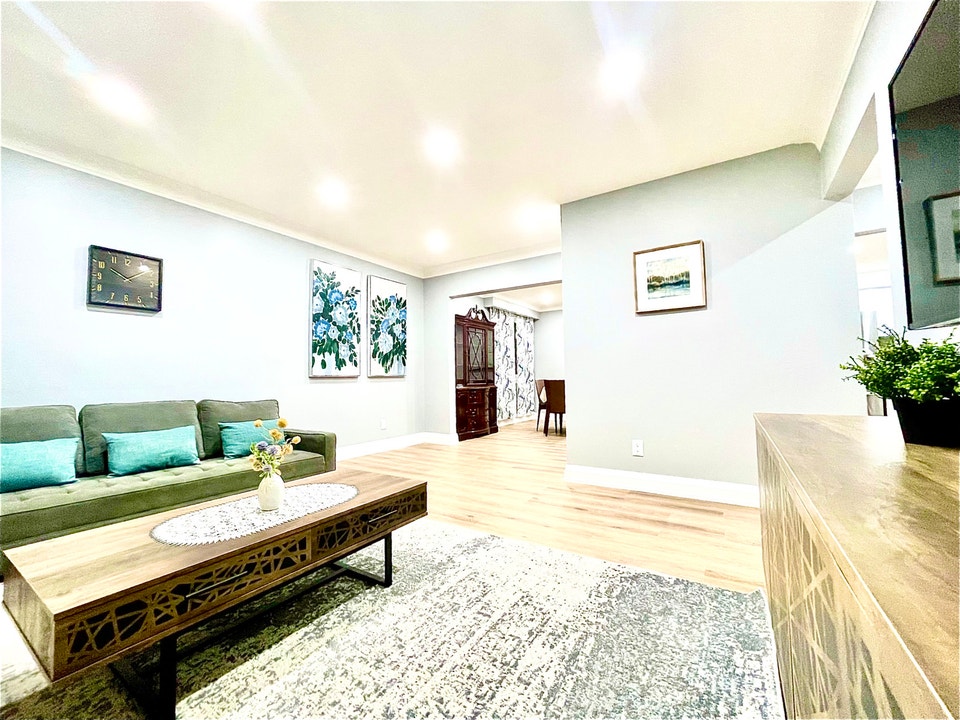 Super nice 3 bdr, 2 washrooms main floor house in Etobicoke 3