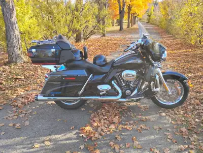 110 Cubic Inch scream’in Eagle. FLHTCUSE8 (1800CC) Factory Alarm, ABS brakes, heated grips, heated s...