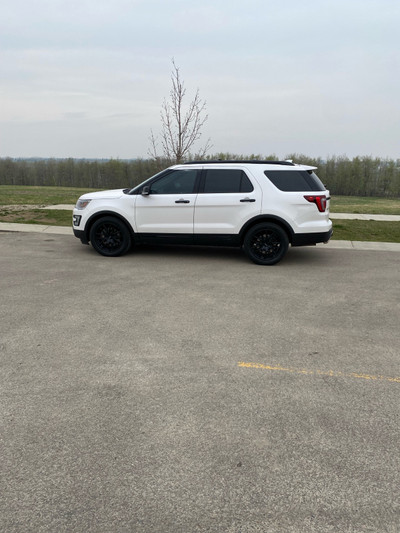 2016 Ford Explorer Sport, Excellent Condition In and Out