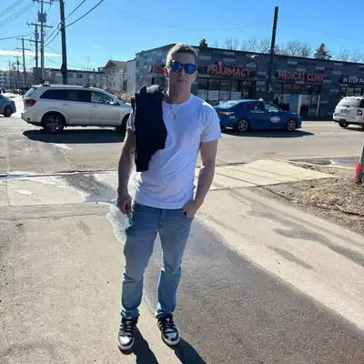 Hi everyone, My name is Jordan, I’m a 31-year-old single gay male currently looking for a bachelor a...