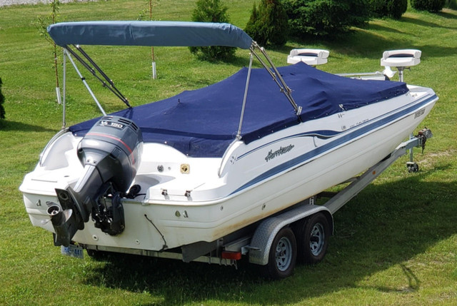 1999 Godfrey Hurricane Fun Deck 23.5 in Powerboats & Motorboats in Sudbury - Image 2